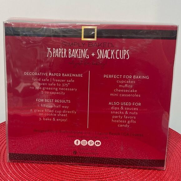 Simply Baked Christmas Baking Cups 75 pieces NWT - Picture 4 of 4